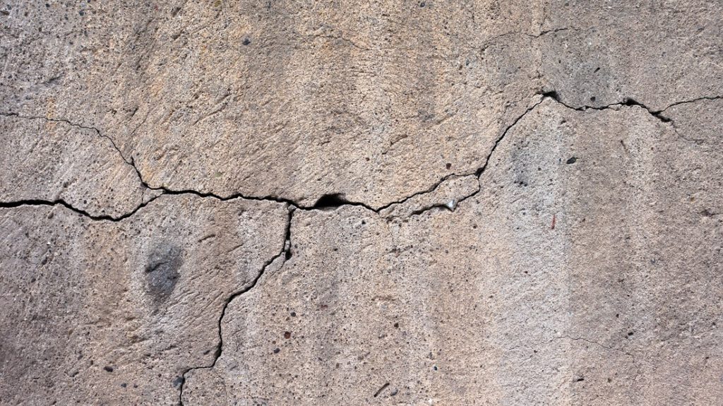 cracked-concrete-floor_2